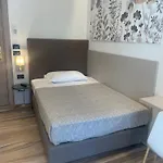 Tritone Отель