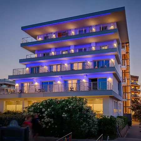 Tritone Hotel 3*