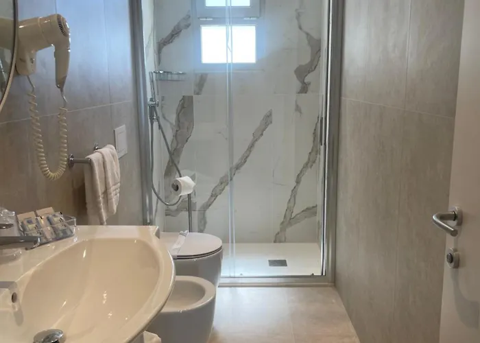 Tritone Szálloda 3*