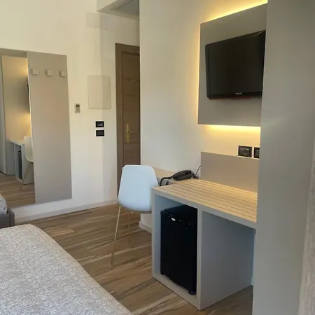 Hotel Tritone