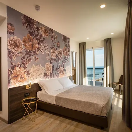Tritone Hotel 3*