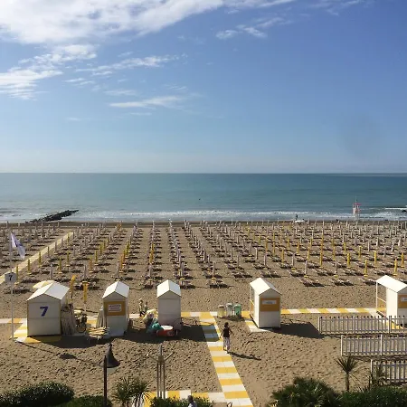 מלון Tritone קאורלה