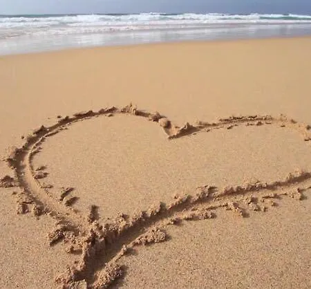 Tritone מלון קאורלה