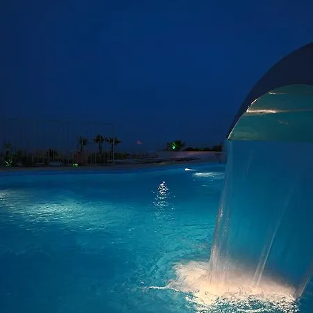 Tritone מלון קאורלה