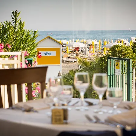 Tritone 3* קאורלה