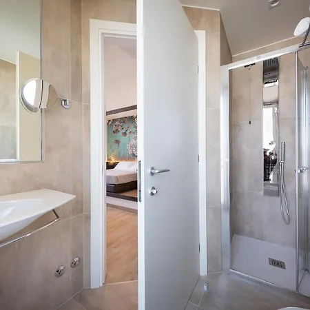 Tritone 3* קאורלה