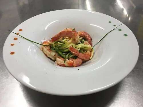 ホテル Tritone 3*