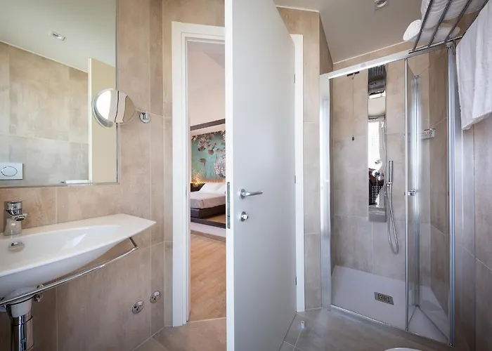 Tritone 3* カオルレ